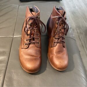 Merrell Distressed Laceup Boots Women’s Size 6.5